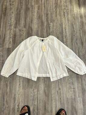 NWT Universal Thread White Long Sleeve Button-Down Puff Sleeve Blouse